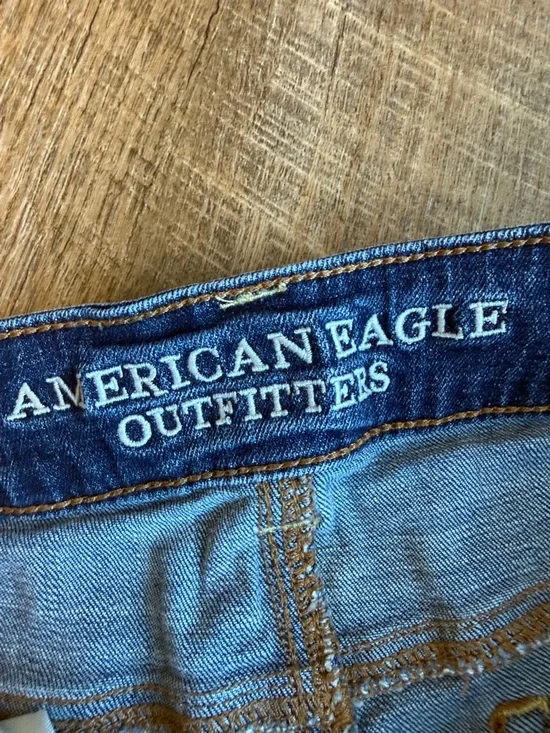 American Eagle Women’s Distressed Denim Frayed Cutoff Shorts Medium Blue Size 4 - Picture 8 of 11